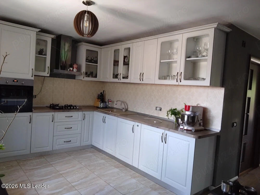 Strada FLUTURILOR, Berceni, Bucuresti Ilfov, 5 Dormitoare Dormitoare, 3 BăiBăi,Casa/Vila,Anunturi Verificate,FLUTURILOR,0,F1-256248