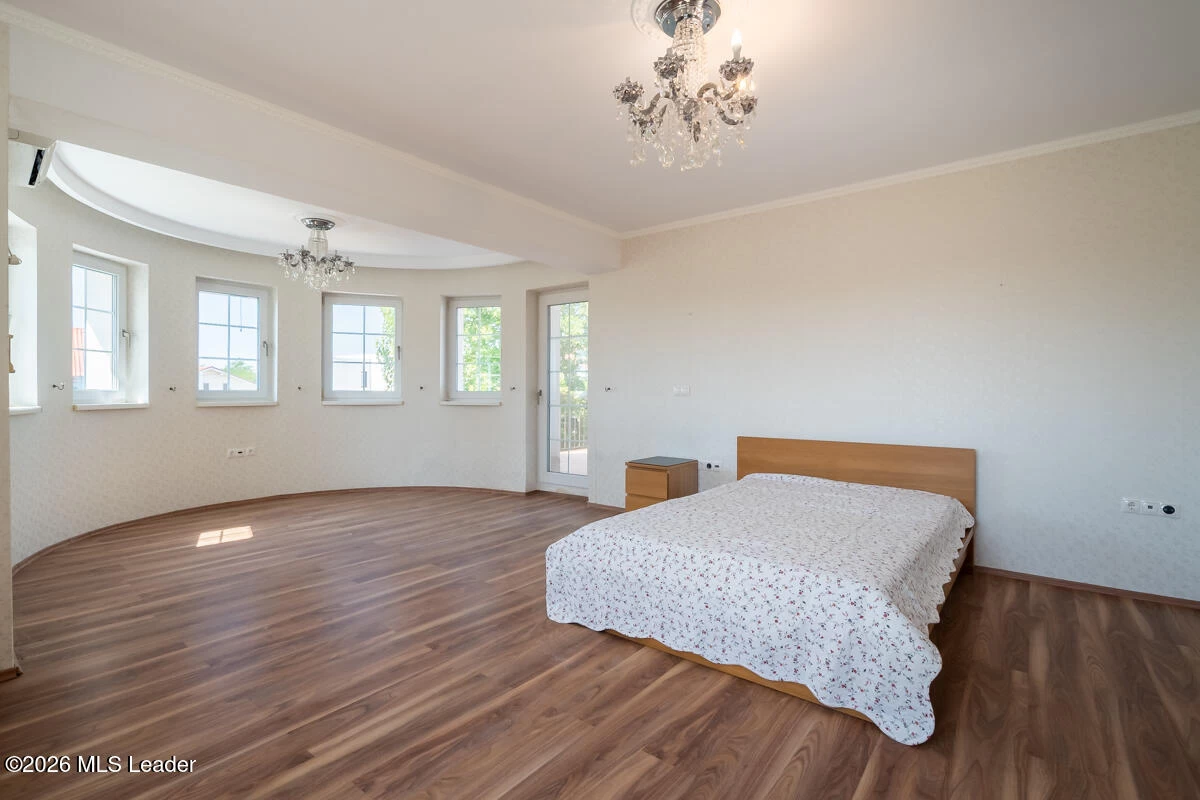 Strada LUCEAFARULUI 4A, Cernica, Bucuresti Ilfov, 077035, 7 Dormitoare Dormitoare, 8 BăiBăi,Casa/Vila,Reprezentari Comision 0%,LUCEAFARULUI,0,01-6994