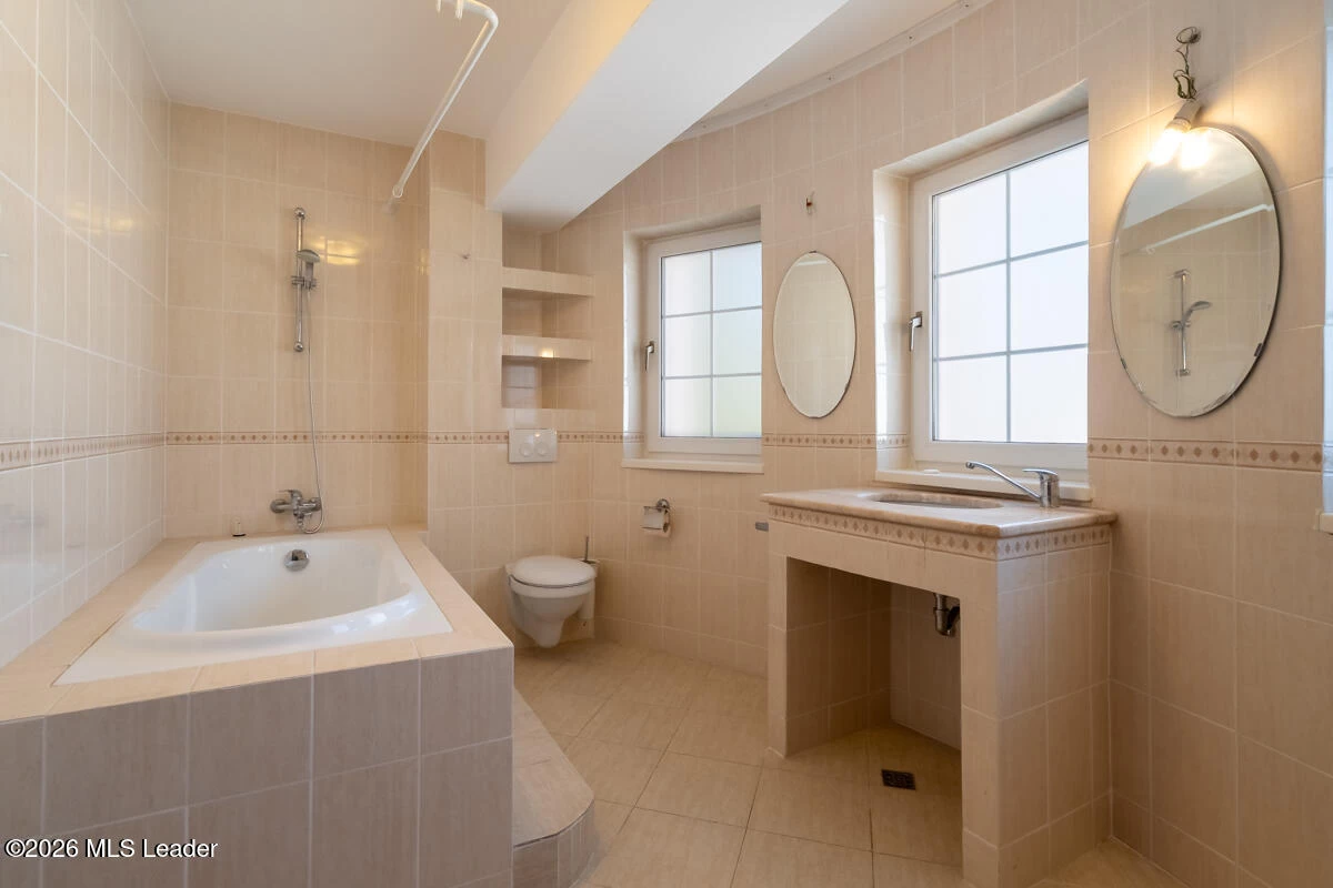 Strada LUCEAFARULUI 4A, Cernica, Bucuresti Ilfov, 077035, 7 Dormitoare Dormitoare, 8 BăiBăi,Casa/Vila,Reprezentari Comision 0%,LUCEAFARULUI,0,01-6994