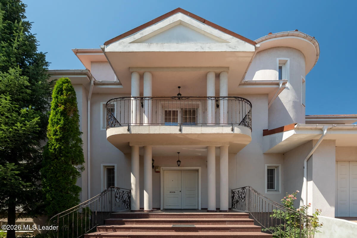 Strada LUCEAFARULUI 4A, Cernica, Bucuresti Ilfov, 077035, 7 Dormitoare Dormitoare, 8 BăiBăi,Casa/Vila,Reprezentari Comision 0%,LUCEAFARULUI,0,01-6994