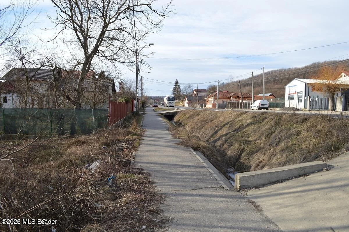 Strada PRINCIPALA 39 Valea Ursului, Bascov, Arges, 117053, 0 , 0,Teren,Reprezentari Comision 0%,PRINCIPALA,0,01-6888