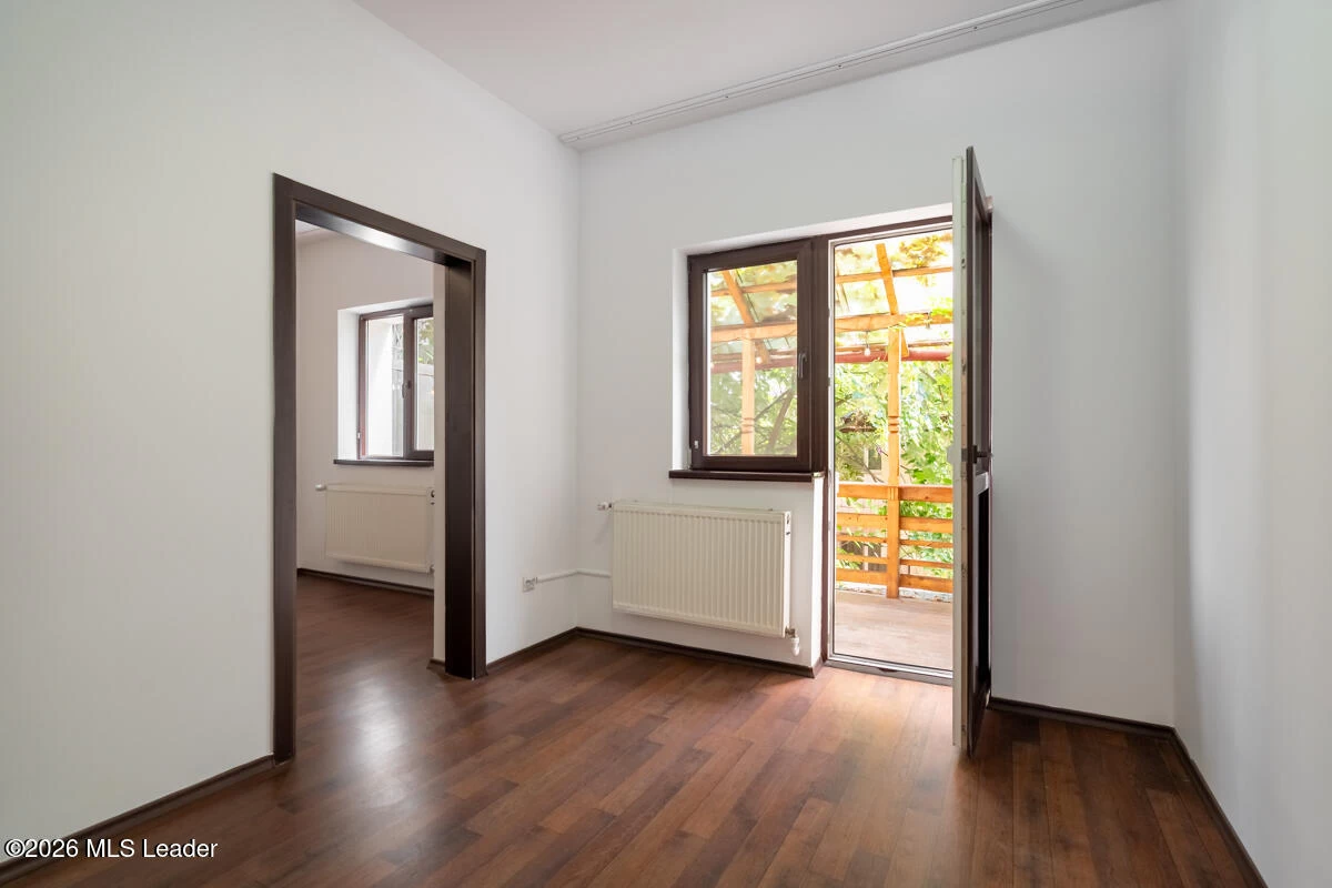 Strada COL. MED. STOENESCU 11, Bucuresti, Bucuresti Ilfov, 050457, 6 Dormitor Dormitoare, 4 BaieBăi,Casa/Vila,Reprezentari Comision 0%,COL. MED. STOENESCU,0,01-6611