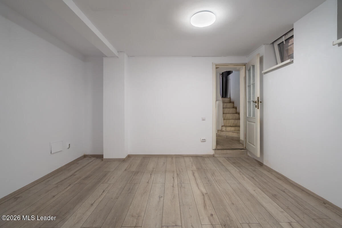 Strada COL. MED. STOENESCU 11, Bucuresti, Bucuresti Ilfov, 050457, 6 Dormitor Dormitoare, 4 BaieBăi,Casa/Vila,Reprezentari Comision 0%,COL. MED. STOENESCU,0,01-6611