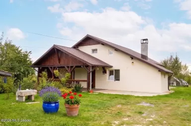 Strada TARNITA 21, Curtea de Arges, Arges, 115300, 4 Dormitor Dormitoare, 2 BaieBăi,Casa/Vila,Reprezentari Comision 0%,TARNITA,0,01-7021