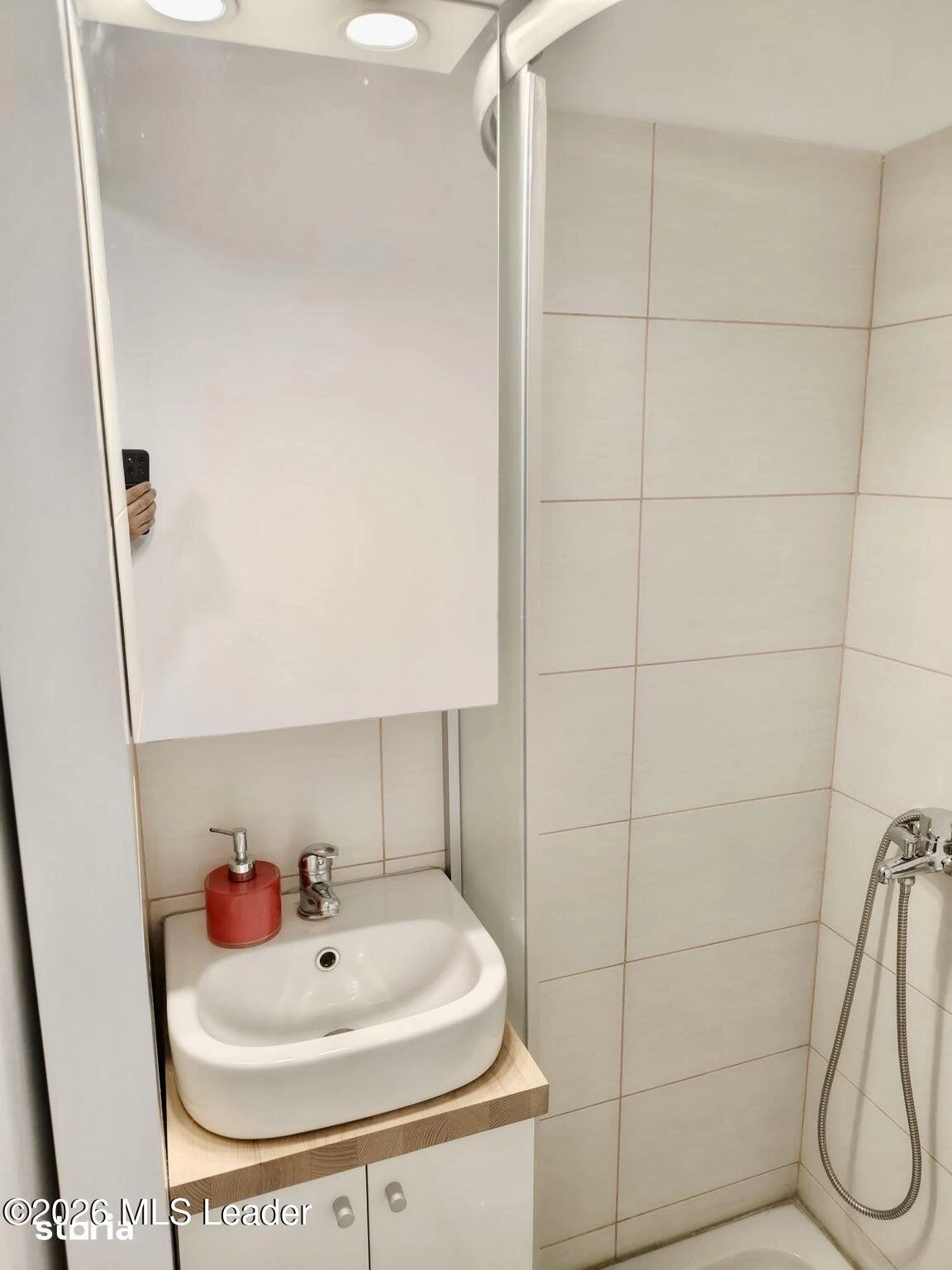 Intrarea MOROIU ELIZA, Bucuresti, Bucuresti Ilfov, 0 , 1 BaieBăi,Apartament,Anunturi Verificate,MOROIU ELIZA,0,F1-258542