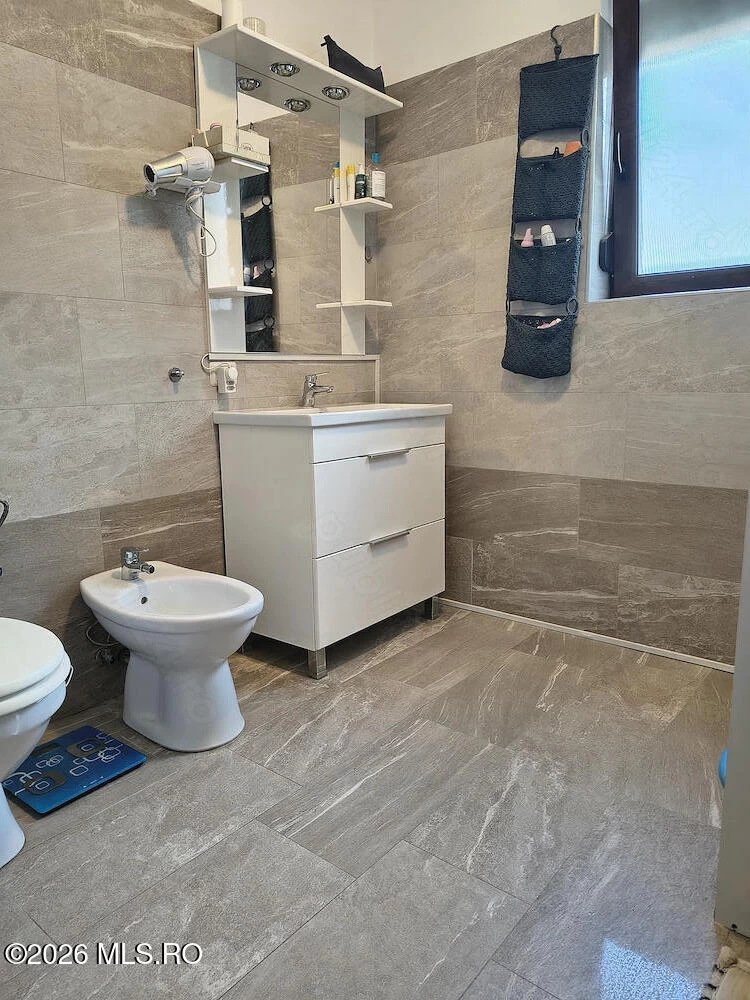 Strada ALUNULUI, Giroc, Timis, 3 Dormitor Dormitoare, 2 BaieBăi,Apartament,Anunturi Verificate,ALUNULUI,0,F3-47032