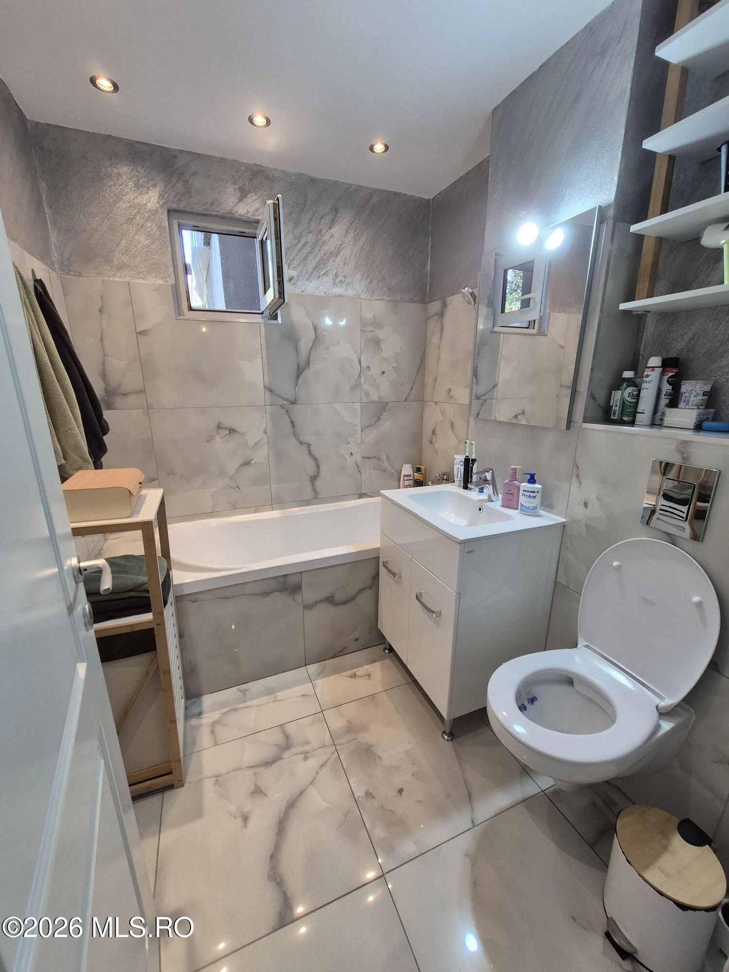 Strada MARTIR NUTU GHEORGHE IOTCOVICI, Timisoara, Timis, 2 Dormitor Dormitoare, 1 BaieBăi,Apartament,Anunturi Verificate,MARTIR NUTU GHEORGHE IOTCOVICI,0,F3-47157