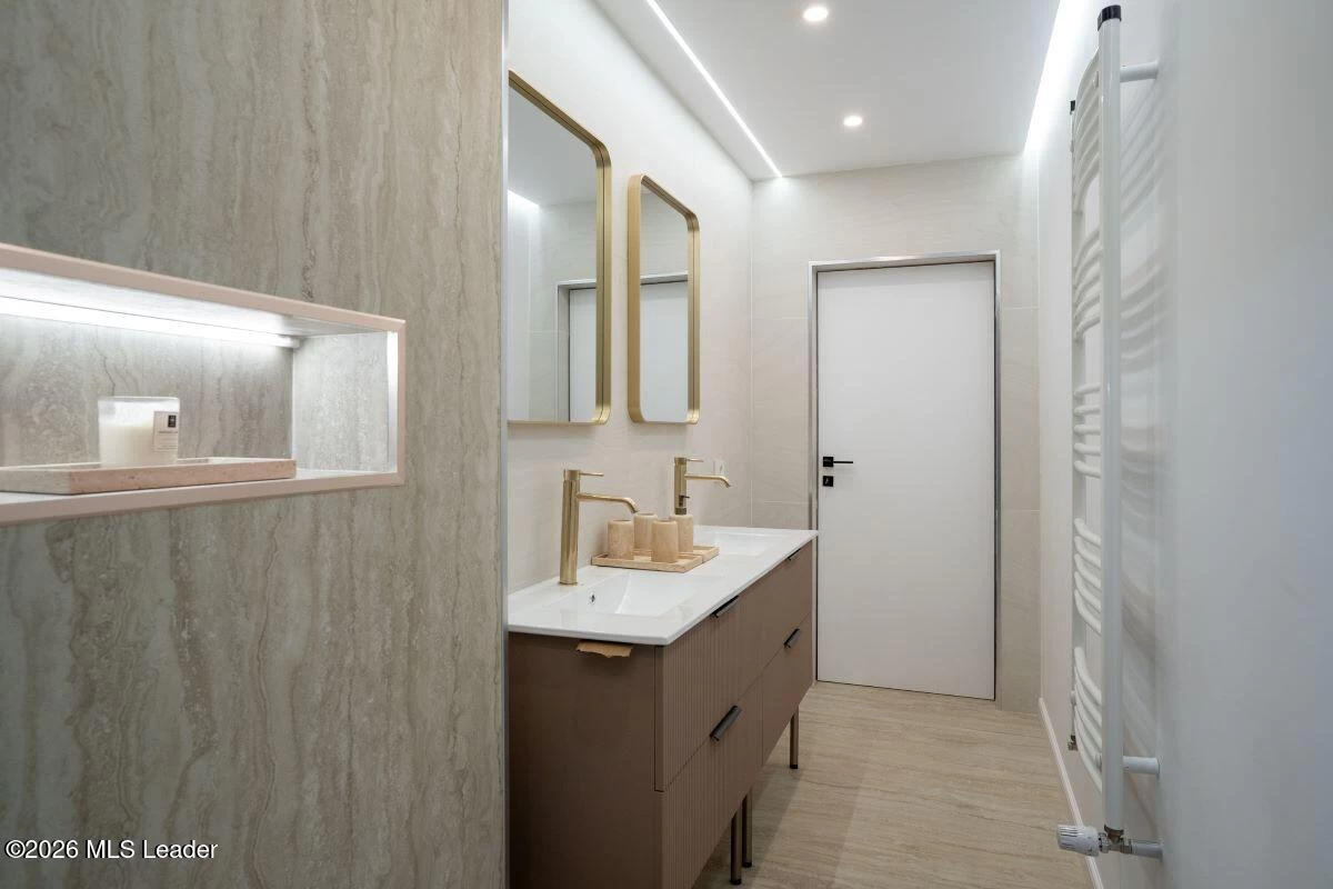 Strada LAPUSNEANU ALEXANDRU 19 B Casa Como, Voluntari, Bucuresti Ilfov, 077190, 4 Dormitor Dormitoare, 4 BaieBăi,Casa/Vila,Reprezentari Comision 0%,LAPUSNEANU ALEXANDRU,0,01-6477