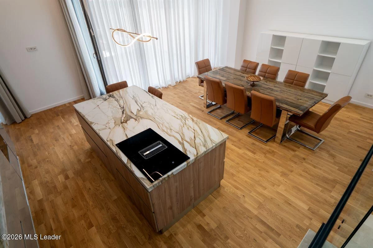 Strada LAPUSNEANU ALEXANDRU 19 B Casa Como, Voluntari, Bucuresti Ilfov, 077190, 4 Dormitor Dormitoare, 4 BaieBăi,Casa/Vila,Reprezentari Comision 0%,LAPUSNEANU ALEXANDRU,0,01-6477