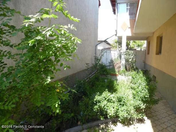 128357088_4_644x461_vila-de-vanzare-p-1-