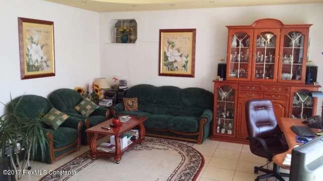 161628553_3_644x461_vand-vila-constanta-