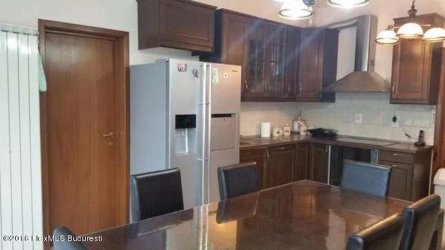 115107676_3_644x461_vila-balotesti-case-