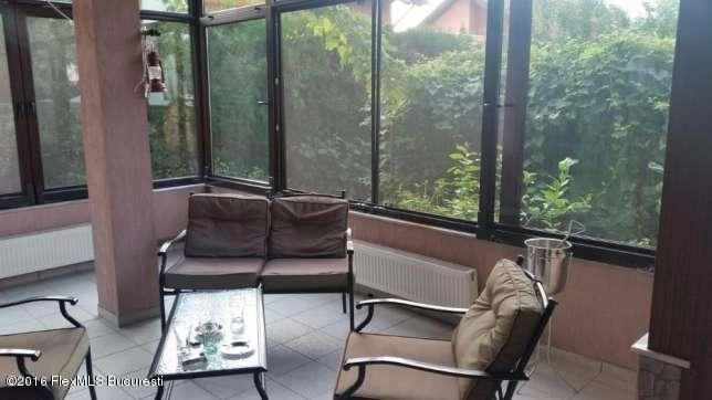 115107676_6_644x461_vila-balotesti-