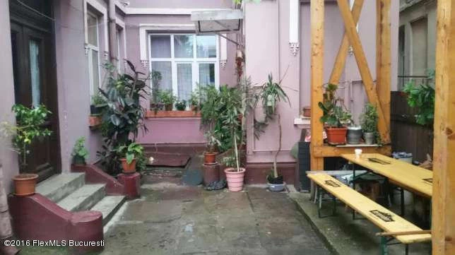 106258564_2_644x461_vand-parter-vila-cu-