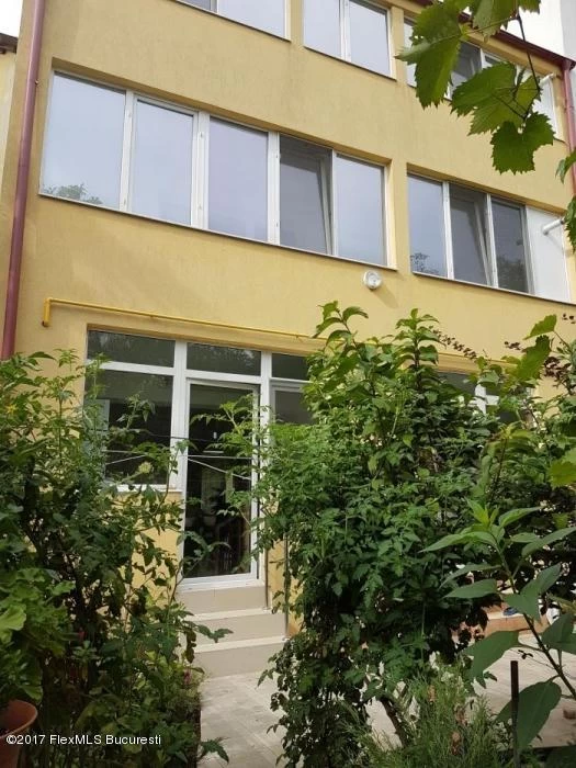 167461811_2_1000x700_de-vanzare-vila-fot