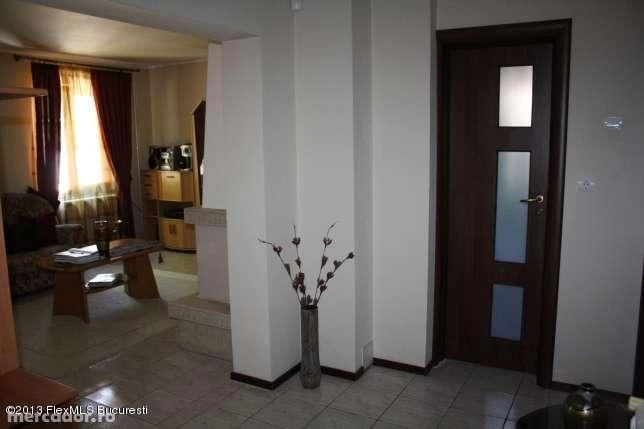 13718135_4_644x461_casa-deosebita-sector