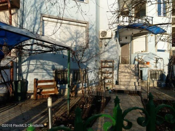 203181485_5_644x461_casa-cu-vedere-la-ma