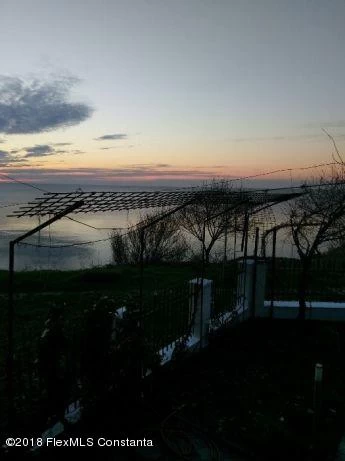 146203757_8_644x461_casa-eforie-nord-poz