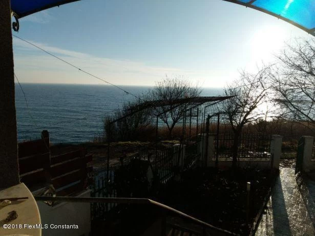 203181485_1_644x461_casa-cu-vedere-la-ma