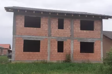 600436859