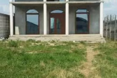 109266048_1_644x461_vila-curte-spatioasa